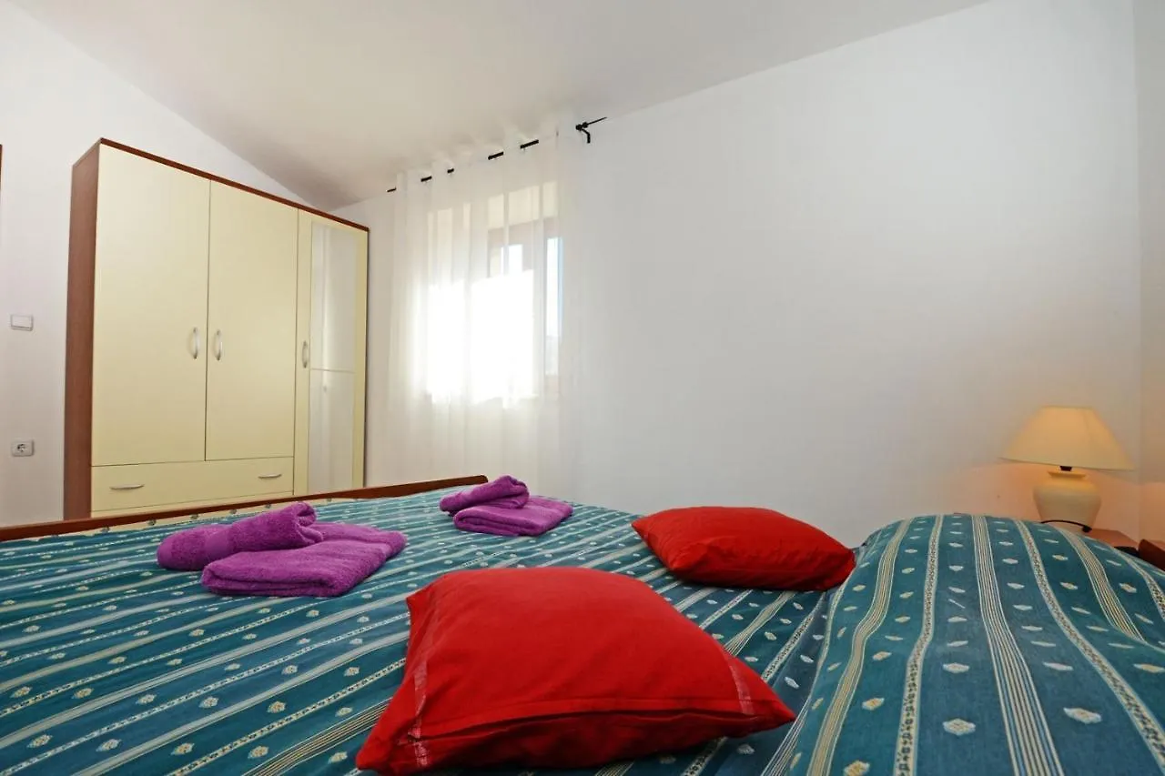 Apartments Maslina For Max 8 Persons With Garden, Baderna 12Km From Porec