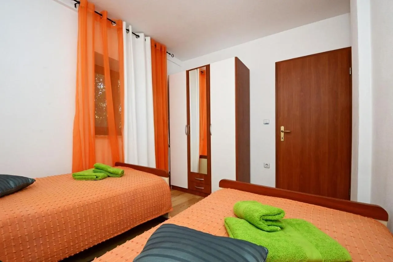 Apartments Maslina For Max 8 Persons With Garden, Baderna 12Km From Porec 0*,  Croazia